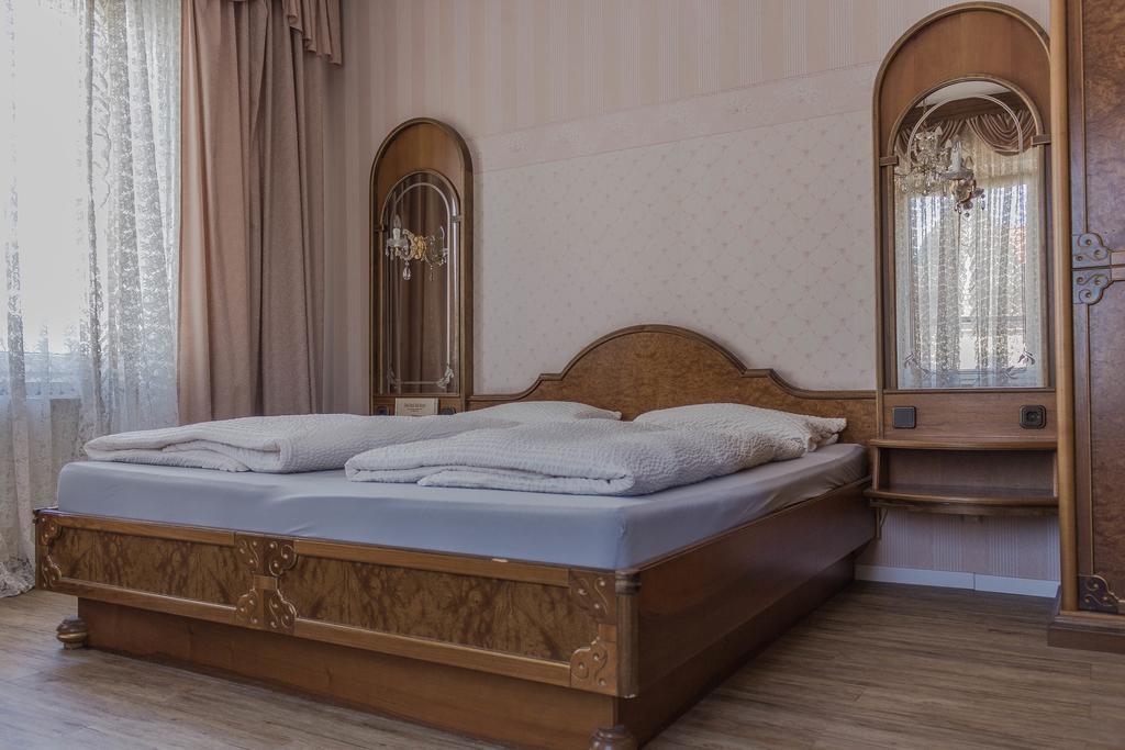 Hotel Five Seasons Фюрт Экстерьер фото