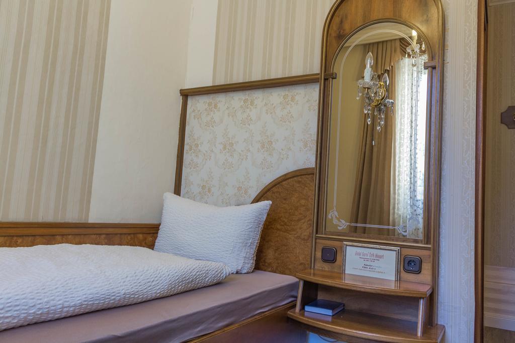 Hotel Five Seasons Фюрт Экстерьер фото